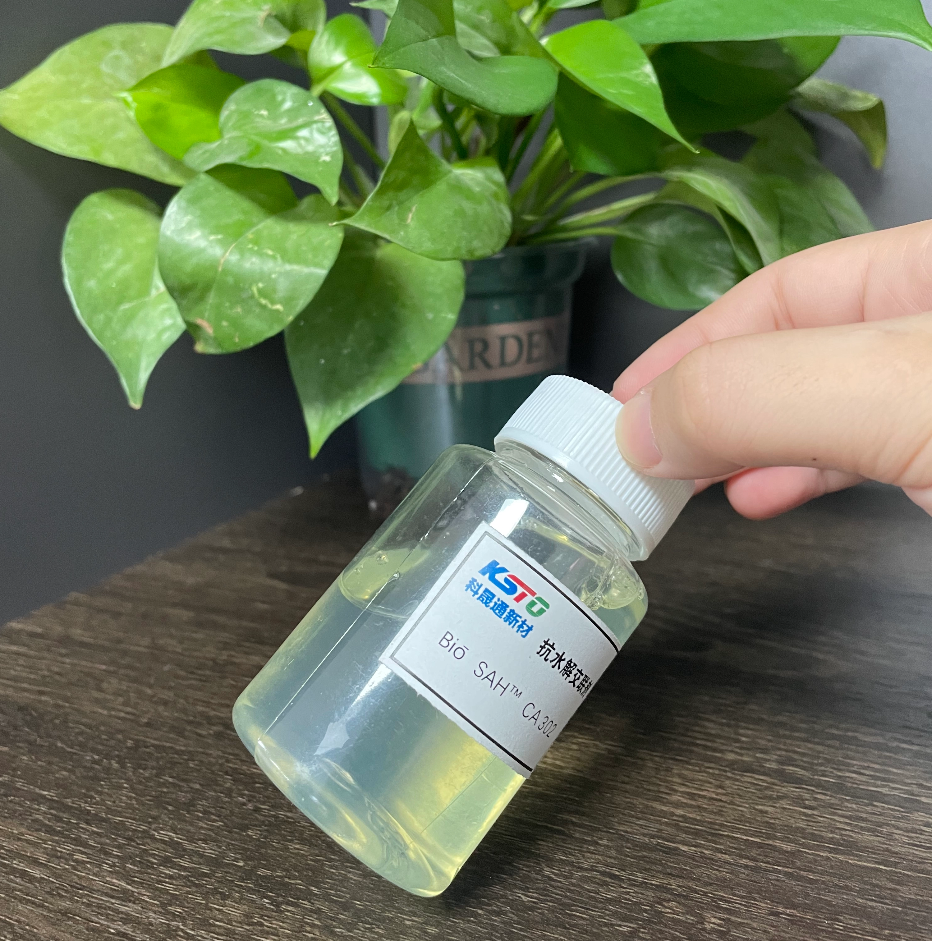 중합체 카르 보디 이마이드 수용액 BIO-SAH ™ CA302 항 가수 분해 가교제